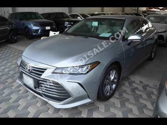 2022 تويوتا افالون تورينج