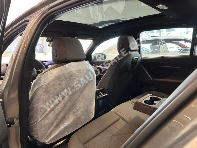 2024 بي ام دبليو الفئة الخامسة 520 أي