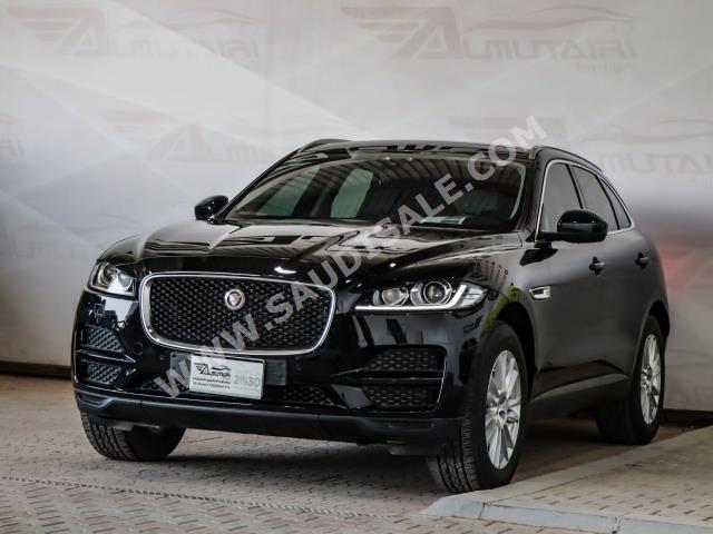 2017 جاكوار اف-بيس