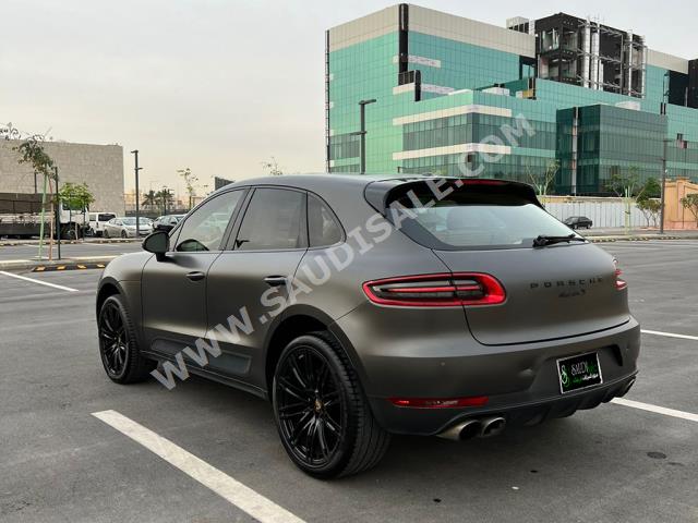 2015 بورش ماكان اس