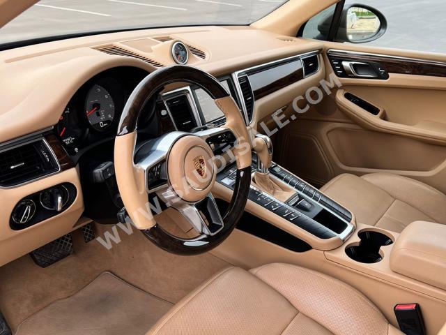 2015 بورش ماكان اس