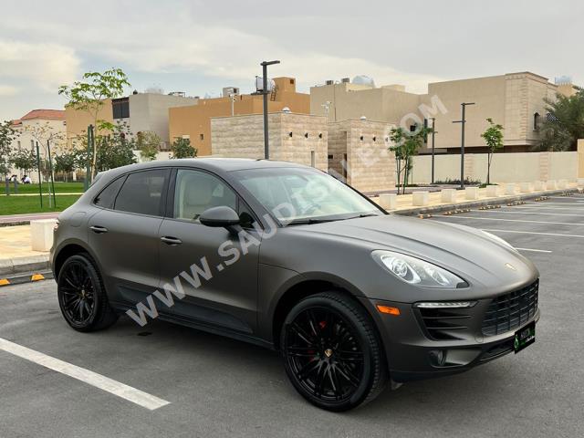 2015 بورش ماكان اس