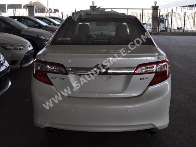 2015 تويوتا كامري جي ال اكس