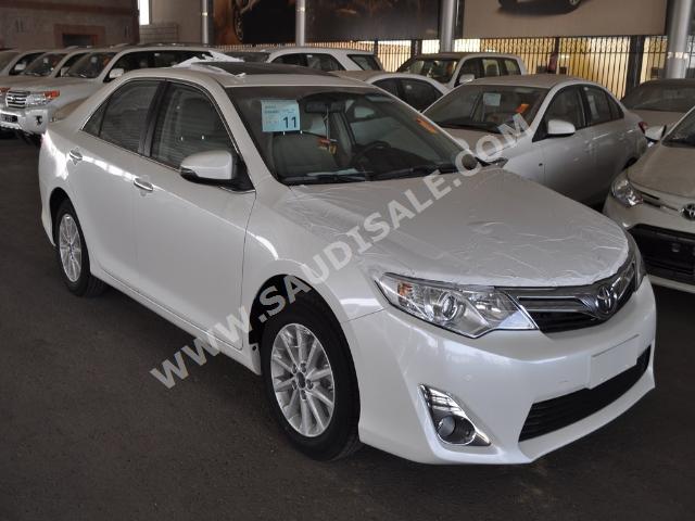 2015 تويوتا كامري جي ال اكس