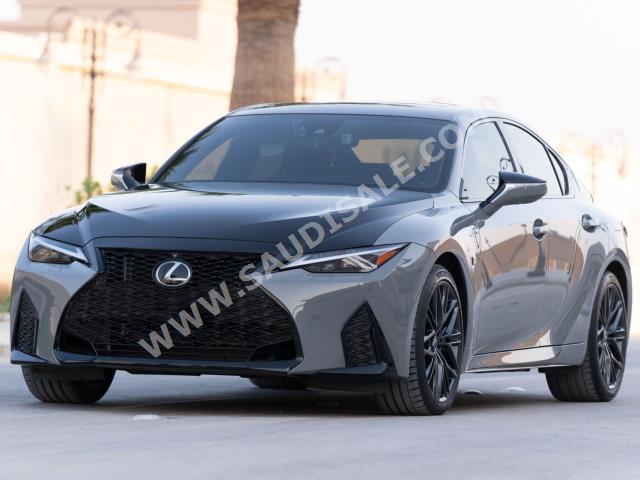 2023 لكزس إي إس 350