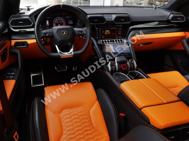 2021 لمبرجيني اوروس