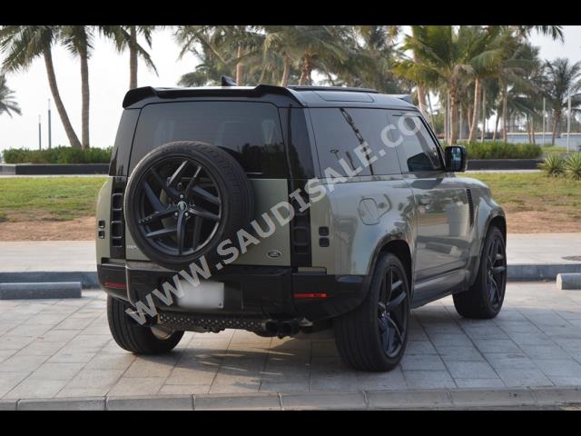 2021 لاند روفر ديفيندر اتش اس اي
