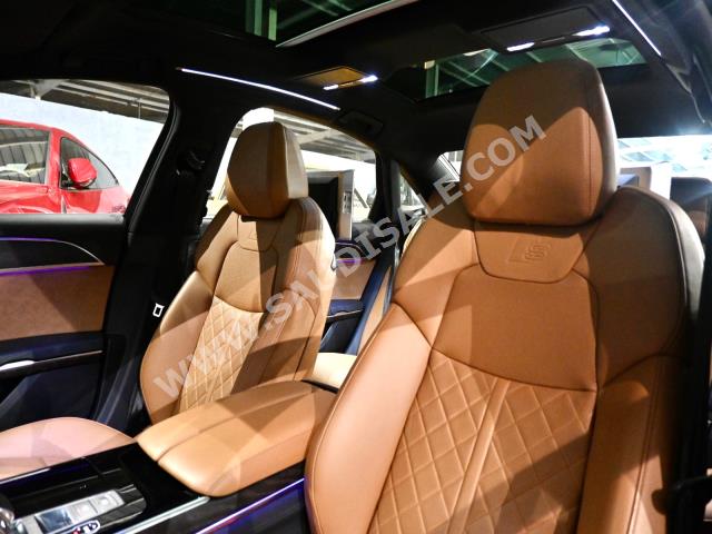 2021 اودي اي 8 ال