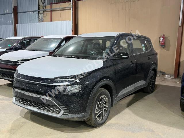 2023 كيا كارنز