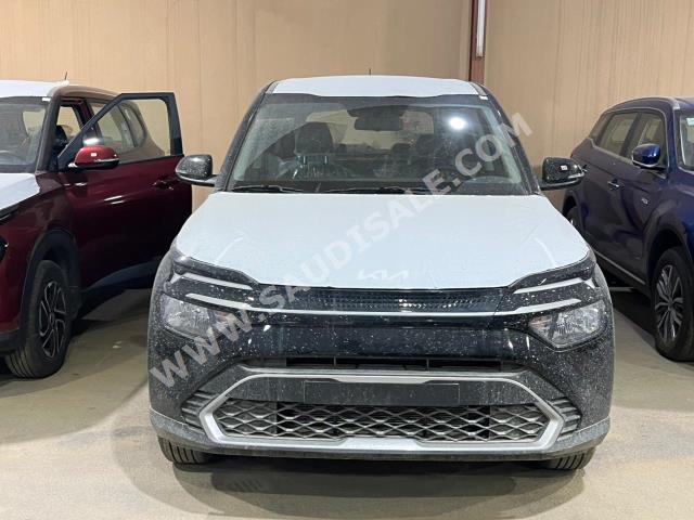 2023 كيا كارنز