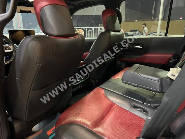 2022 تويوتا لاند كروزر جي ار سبورت