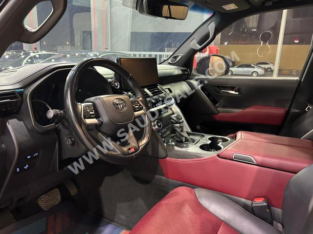 2022 تويوتا لاند كروزر جي ار سبورت