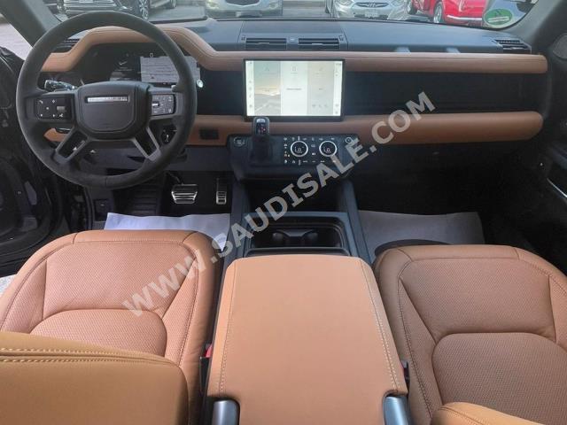 2023 لاند روفر ديفيندر