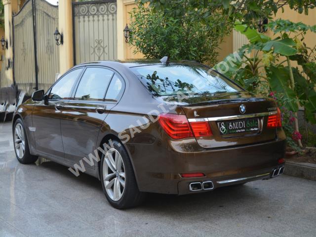 2012 بي ام دبليو الفئة السابعة 750 إل أي إنديفيجوال