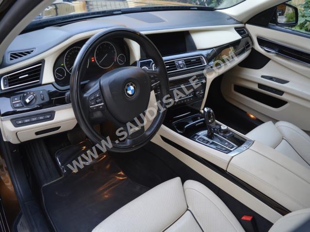 2012 بي ام دبليو الفئة السابعة 750 إل أي إنديفيجوال