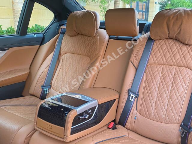 2020 BMW 7 Series 740Li