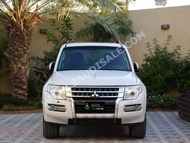 2015 متسوبيشي باجيرو