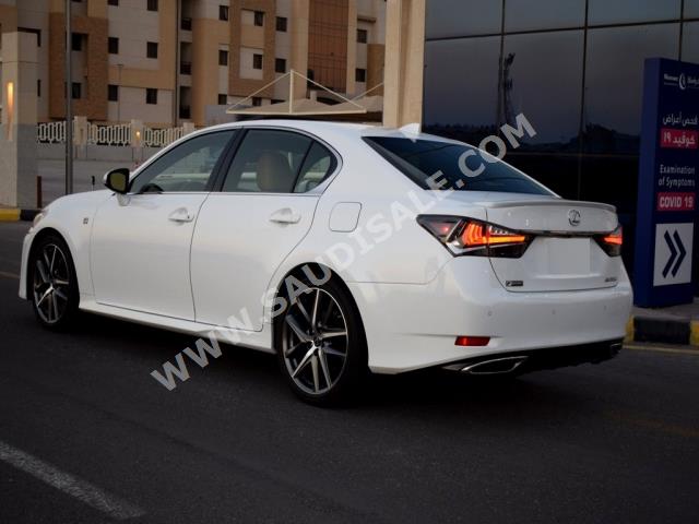 2016 لكزس جي إس 350 سبورت