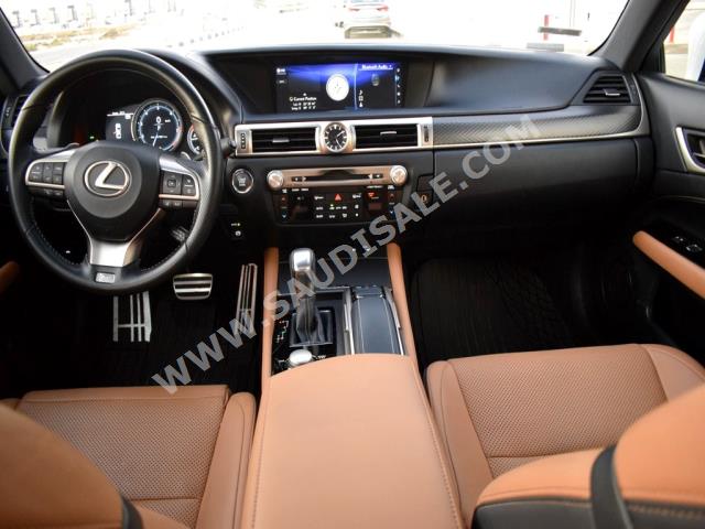 2016 لكزس جي إس 350 سبورت