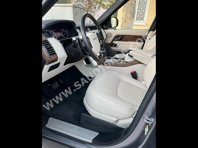 2021 لاند روفر رينج روفر فوج