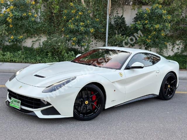 2015 فيراري اف 12