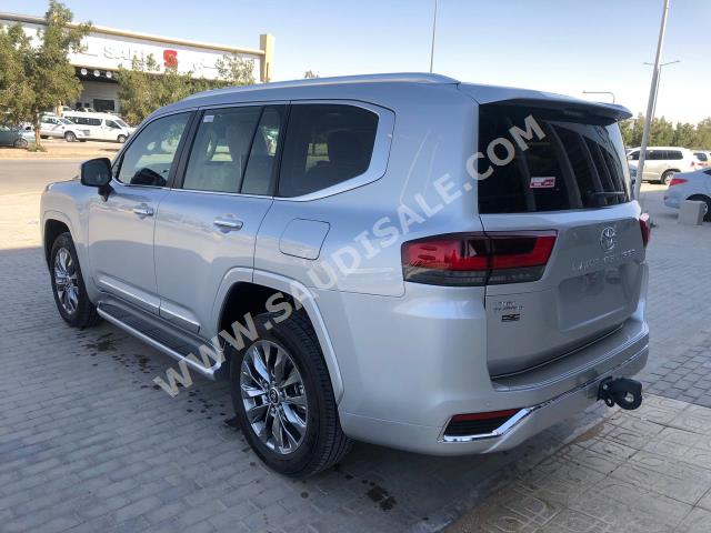 2023 تويوتا لاند كروزر في اكس