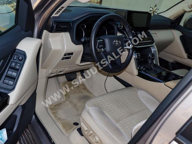 2022 تويوتا لاند كروزر جي اكس ار2