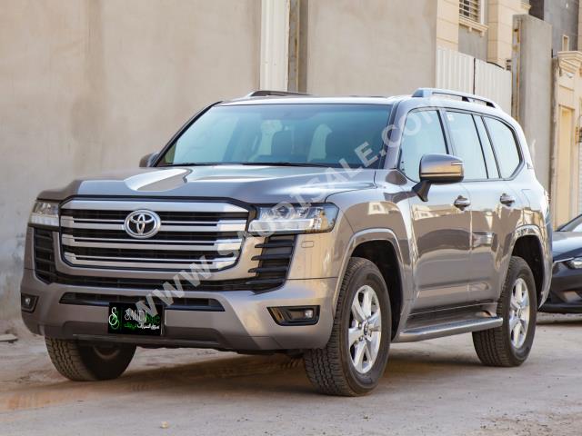 2022 تويوتا لاند كروزر جي اكس ار2
