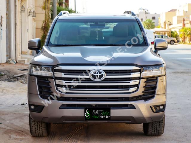 2022 تويوتا لاند كروزر جي اكس ار2