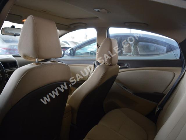 2014 هيونداي اكسنت