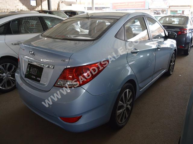 2014 هيونداي اكسنت