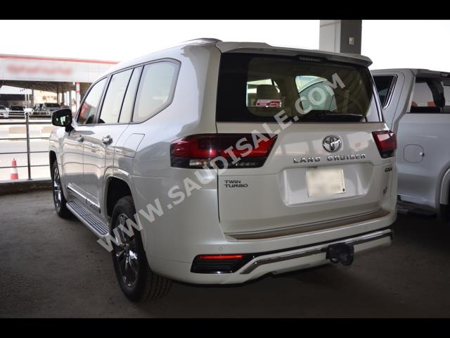 2023 تويوتا لاند كروزر جي اكس ار4