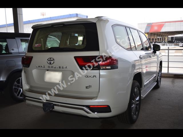 2023 تويوتا لاند كروزر جي اكس ار4