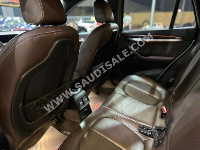 2018 بي ام دبليو الفئة اكس 1