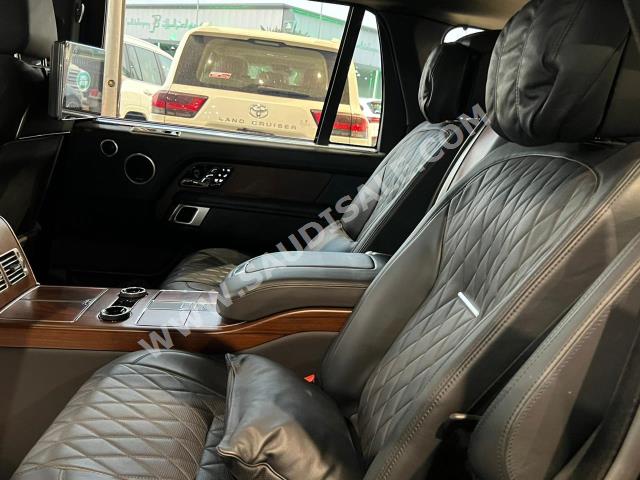 2019 لاند روفر رينج روفر اس في اوتوبيوغرافي