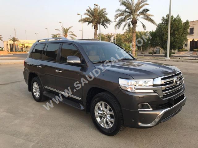2017 Toyota Land Cruiser GXR