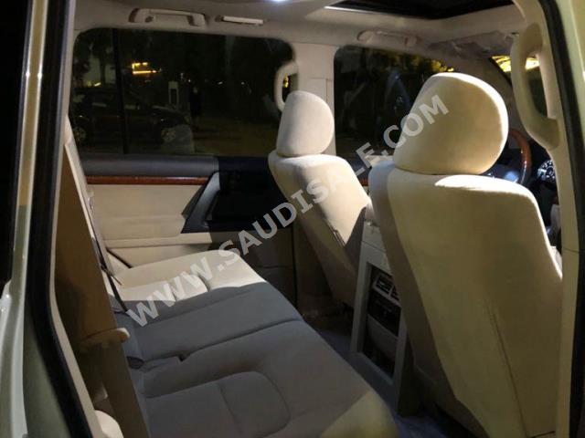 2015 Toyota Land Cruiser GX