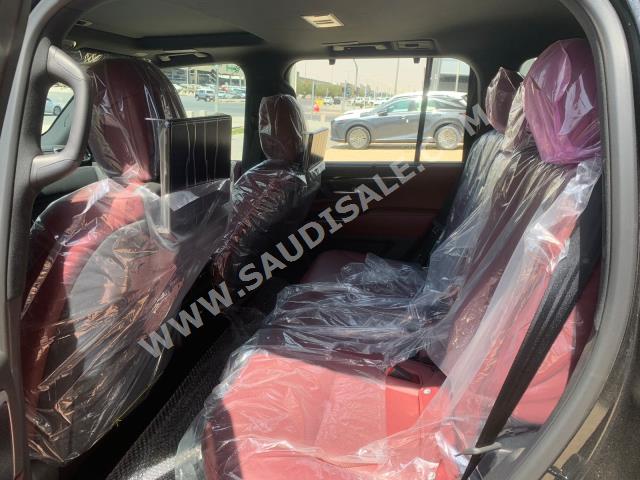 2023 لكزس إل إكس 600