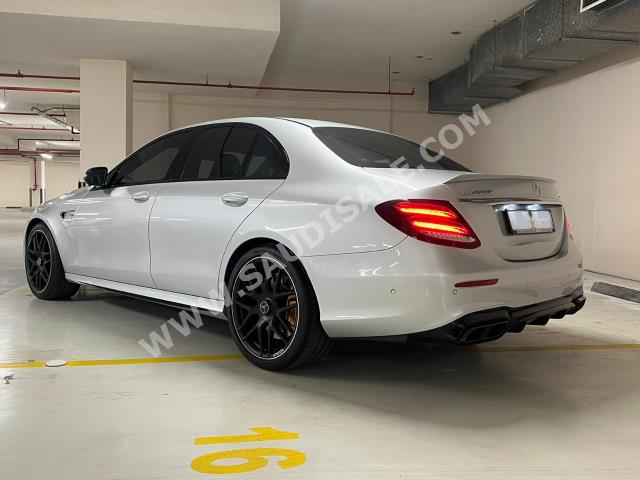 2017 مرسيدس - بنز إي 63إس أي إم جي