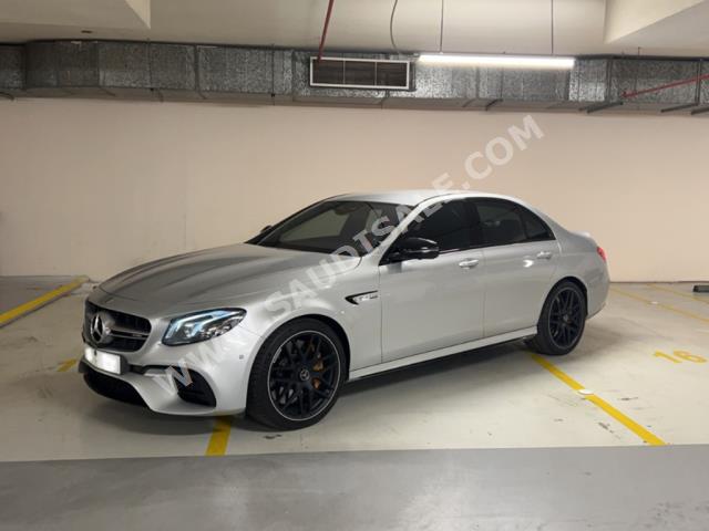 2017 مرسيدس - بنز إي 63إس أي إم جي