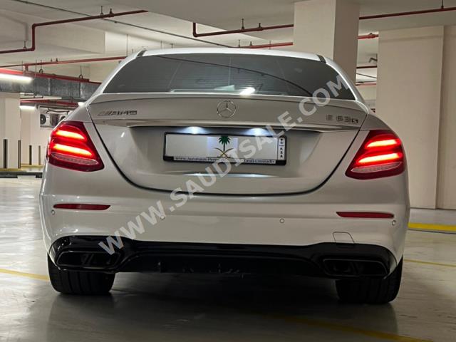 2017 مرسيدس - بنز إي 63إس أي إم جي