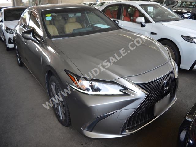 2019 Lexus ES 250