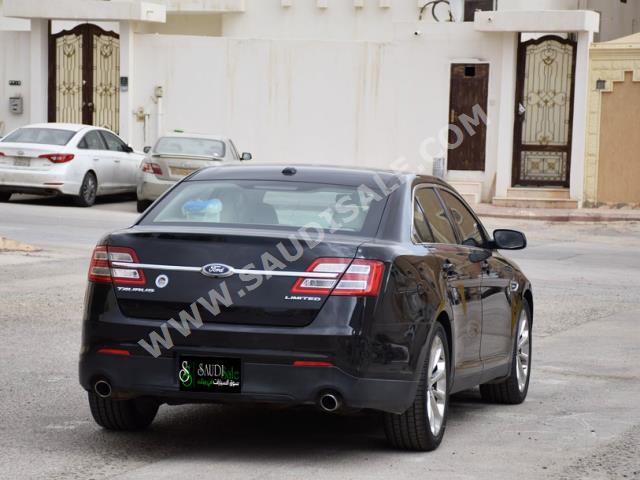 2013 Ford Taurus Limited