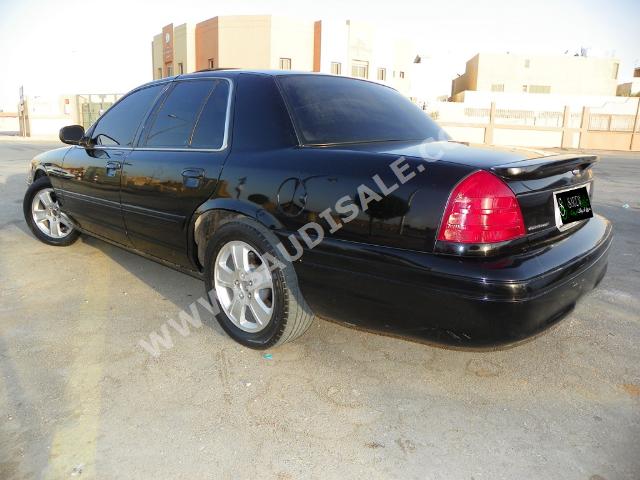 2007 فورد كراون فكتوريا
