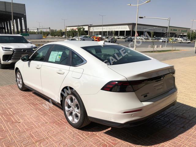 2023 هوندا اكورد ال اكس