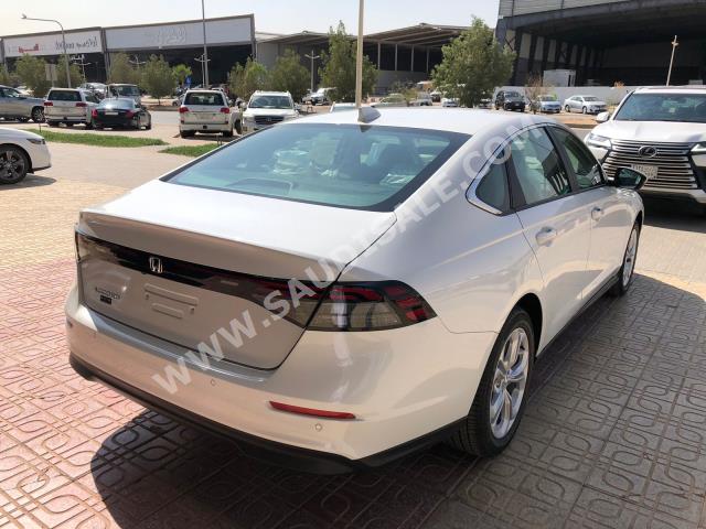 2023 هوندا اكورد ال اكس