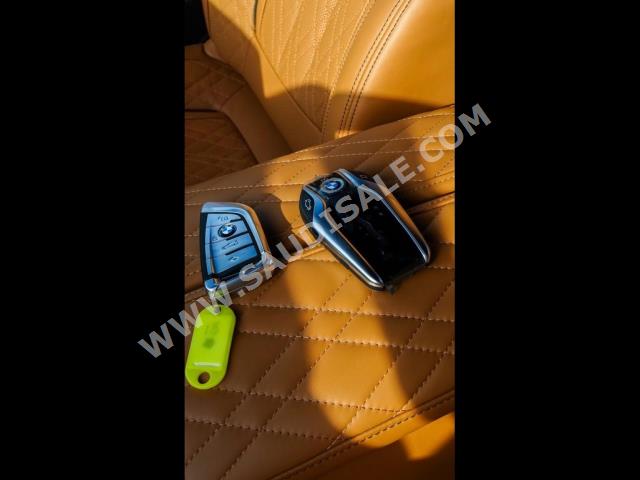 2021 بي ام دبليو الفئة السابعة 750 إل أي