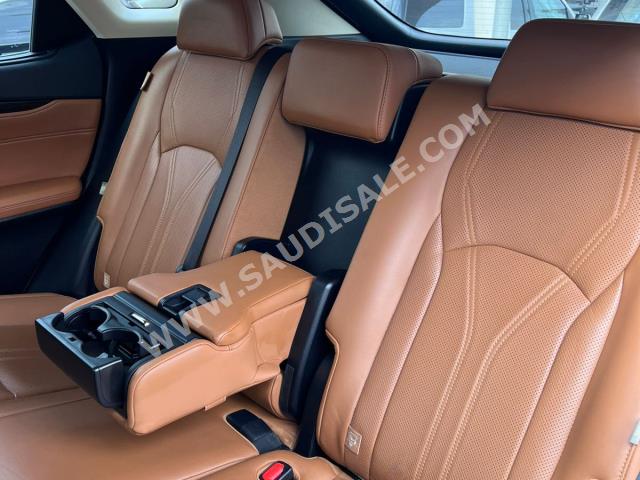 2021 لكزس أر إكس 450 هابرد