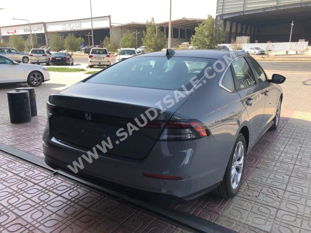 2023 هوندا اكورد ال اكس