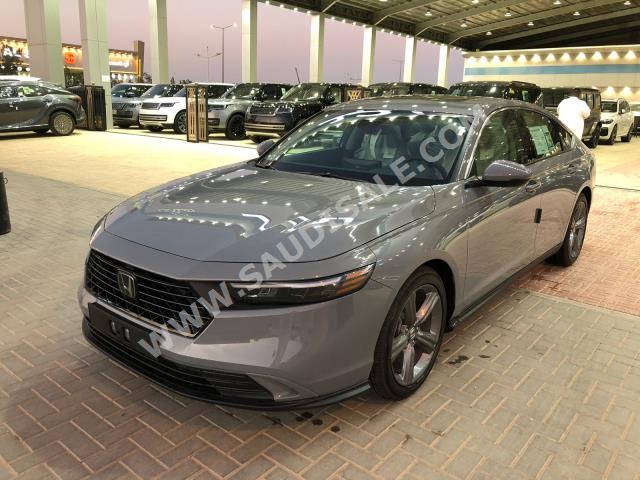 2023 هوندا اكورد اي اكس ال